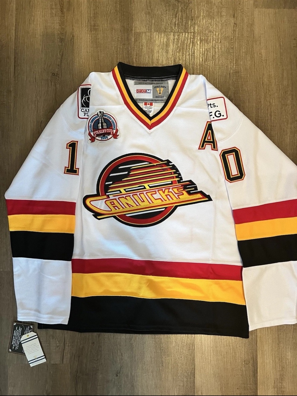 Pavel Bure CCM Canucks White Retro Hockey Jersey - Size 50 - NWT